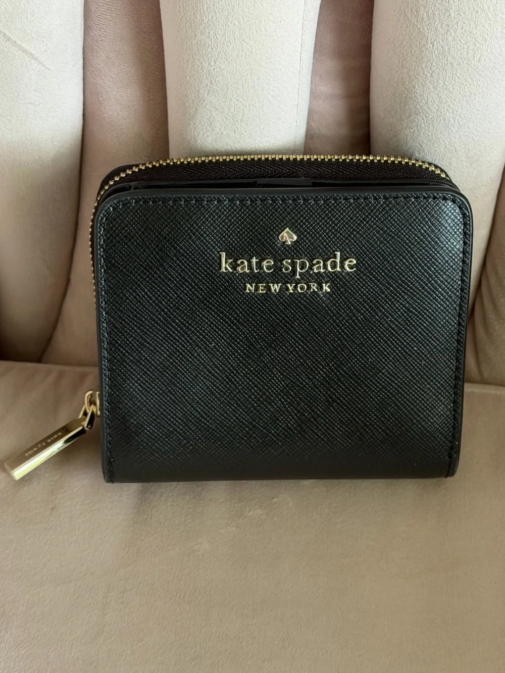 kate spade Staci Black Leather Compact Zip Wallet ✨♠️
